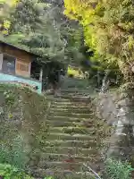 熊野神社の{uncategorized: "未分類", other: "その他", undefined: "問題あり", building: "その他建物", grave: "お墓", sacred_gate: "鳥居", guardian: "狛犬", statue: "像", buddha: "仏像", history: "歴史", nature: "自然", garden: "庭園", animal: "動物", pagoda: "塔", temizu: "手水舎", mountain_gate: "山門・神門", sanctuary: "本殿・本堂", subordinate: "末社・摂社", art: "芸術", scenery: "景色", jizo: "地蔵", ema: "絵馬", goshuin: "御朱印", omikuji: "おみくじ", items: "授与品その他", amulet: "お守り", goshuincho: "御朱印帳", eats: "食事", festival: "お祭り", votive_dance: "神楽", shichigosan: "七五三参", wedding: "結婚式", experience: "体験その他", initially: "初詣", around: "周辺", anti_infection: "感染症対策"}