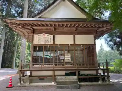 岩戸別神社の{uncategorized: "未分類", other: "その他", undefined: "問題あり", building: "その他建物", grave: "お墓", sacred_gate: "鳥居", guardian: "狛犬", statue: "像", buddha: "仏像", history: "歴史", nature: "自然", garden: "庭園", animal: "動物", pagoda: "塔", temizu: "手水舎", mountain_gate: "山門・神門", sanctuary: "本殿・本堂", subordinate: "末社・摂社", art: "芸術", scenery: "景色", jizo: "地蔵", ema: "絵馬", goshuin: "御朱印", omikuji: "おみくじ", items: "授与品その他", amulet: "お守り", goshuincho: "御朱印帳", eats: "食事", festival: "お祭り", votive_dance: "神楽", shichigosan: "七五三参", wedding: "結婚式", experience: "体験その他", initially: "初詣", around: "周辺", anti_infection: "感染症対策"}