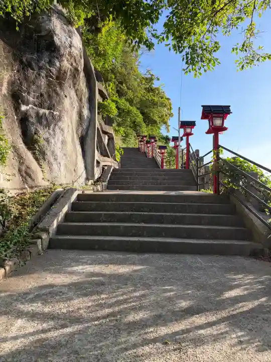 遠見岬神社の{uncategorized: "未分類", other: "その他", undefined: "問題あり", building: "その他建物", grave: "お墓", sacred_gate: "鳥居", guardian: "狛犬", statue: "像", buddha: "仏像", history: "歴史", nature: "自然", garden: "庭園", animal: "動物", pagoda: "塔", temizu: "手水舎", mountain_gate: "山門・神門", sanctuary: "本殿・本堂", subordinate: "末社・摂社", art: "芸術", scenery: "景色", jizo: "地蔵", ema: "絵馬", goshuin: "御朱印", omikuji: "おみくじ", items: "授与品その他", amulet: "お守り", goshuincho: "御朱印帳", eats: "食事", festival: "お祭り", votive_dance: "神楽", shichigosan: "七五三参", wedding: "結婚式", experience: "体験その他", initially: "初詣", around: "周辺", anti_infection: "感染症対策"}