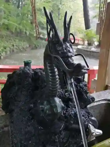 間々田八幡宮の手水舎