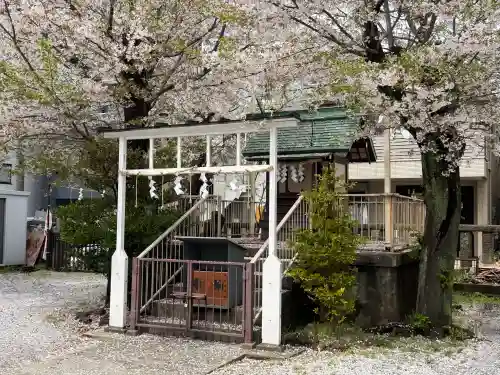 神明宮の{uncategorized: "未分類", other: "その他", undefined: "問題あり", building: "その他建物", grave: "お墓", sacred_gate: "鳥居", guardian: "狛犬", statue: "像", buddha: "仏像", history: "歴史", nature: "自然", garden: "庭園", animal: "動物", pagoda: "塔", temizu: "手水舎", mountain_gate: "山門・神門", sanctuary: "本殿・本堂", subordinate: "末社・摂社", art: "芸術", scenery: "景色", jizo: "地蔵", ema: "絵馬", goshuin: "御朱印", omikuji: "おみくじ", items: "授与品その他", amulet: "お守り", goshuincho: "御朱印帳", eats: "食事", festival: "お祭り", votive_dance: "神楽", shichigosan: "七五三参", wedding: "結婚式", experience: "体験その他", initially: "初詣", around: "周辺", anti_infection: "感染症対策"}