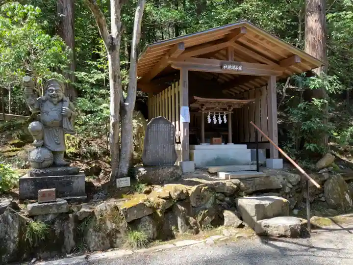 宝登山神社の末社・摂社