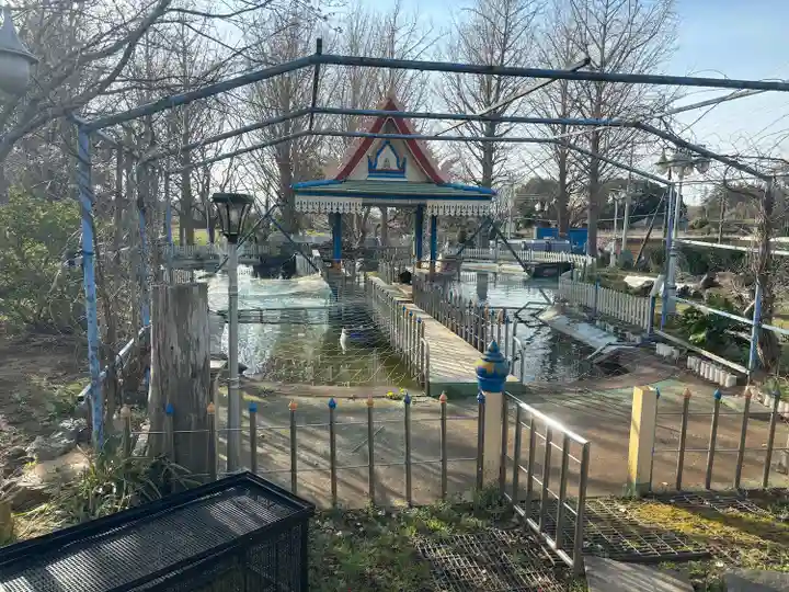 ワットパクナム日本別院の庭園