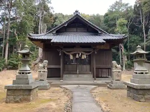 戸明神社の本殿