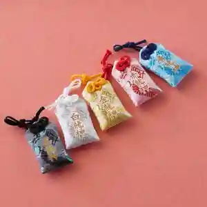 五龍神守は5月27日(月)に頒布を再開しました。
大変お待たせいたしました。
頒布場所:田無神社授与所
初穂料:700円