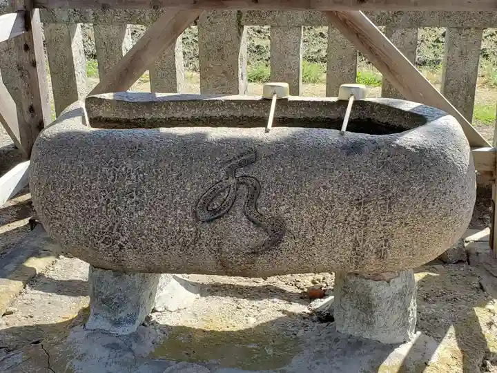 八幡神社の手水舎