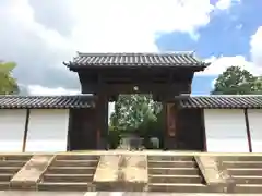 大安寺の山門