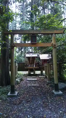 三湯神社の鳥居