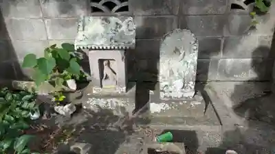 震災観音堂の動物