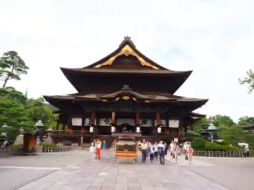 善光寺の本殿