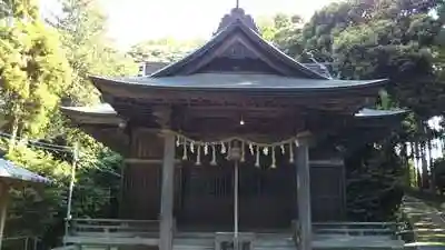 種殿神社の本殿