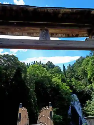 七滝神社の建物その他