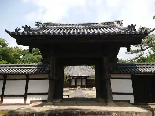 蓮教寺の山門・神門