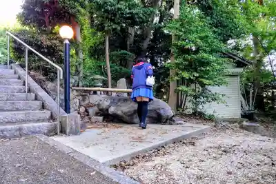 諏訪神社(沓掛諏訪神社)の{uncategorized: "未分類", other: "その他", undefined: "問題あり", building: "その他建物", grave: "お墓", sacred_gate: "鳥居", guardian: "狛犬", statue: "像", buddha: "仏像", history: "歴史", nature: "自然", garden: "庭園", animal: "動物", pagoda: "塔", temizu: "手水舎", mountain_gate: "山門・神門", sanctuary: "本殿・本堂", subordinate: "末社・摂社", art: "芸術", scenery: "景色", jizo: "地蔵", ema: "絵馬", goshuin: "御朱印", omikuji: "おみくじ", items: "授与品その他", amulet: "お守り", goshuincho: "御朱印帳", eats: "食事", festival: "お祭り", votive_dance: "神楽", shichigosan: "七五三参", wedding: "結婚式", experience: "体験その他", initially: "初詣", around: "周辺", anti_infection: "感染症対策"}