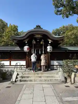 晴明神社の{uncategorized: "未分類", other: "その他", undefined: "問題あり", building: "その他建物", grave: "お墓", sacred_gate: "鳥居", guardian: "狛犬", statue: "像", buddha: "仏像", history: "歴史", nature: "自然", garden: "庭園", animal: "動物", pagoda: "塔", temizu: "手水舎", mountain_gate: "山門・神門", sanctuary: "本殿・本堂", subordinate: "末社・摂社", art: "芸術", scenery: "景色", jizo: "地蔵", ema: "絵馬", goshuin: "御朱印", omikuji: "おみくじ", items: "授与品その他", amulet: "お守り", goshuincho: "御朱印帳", eats: "食事", festival: "お祭り", votive_dance: "神楽", shichigosan: "七五三参", wedding: "結婚式", experience: "体験その他", initially: "初詣", around: "周辺", anti_infection: "感染症対策"}