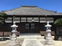 極楽寺の本殿・本堂