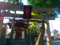 塚越稲荷神社の鳥居