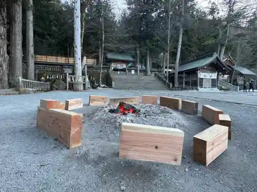 諏訪大社の{uncategorized: "未分類", other: "その他", undefined: "問題あり", building: "その他建物", grave: "お墓", sacred_gate: "鳥居", guardian: "狛犬", statue: "像", buddha: "仏像", history: "歴史", nature: "自然", garden: "庭園", animal: "動物", pagoda: "塔", temizu: "手水舎", mountain_gate: "山門・神門", sanctuary: "本殿・本堂", subordinate: "末社・摂社", art: "芸術", scenery: "景色", jizo: "地蔵", ema: "絵馬", goshuin: "御朱印", omikuji: "おみくじ", items: "授与品その他", amulet: "お守り", goshuincho: "御朱印帳", eats: "食事", festival: "お祭り", votive_dance: "神楽", shichigosan: "七五三参", wedding: "結婚式", experience: "体験その他", initially: "初詣", around: "周辺", anti_infection: "感染症対策"}