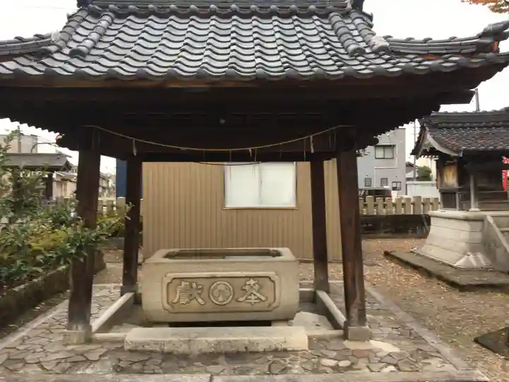 神明神社(上総社)の手水舎