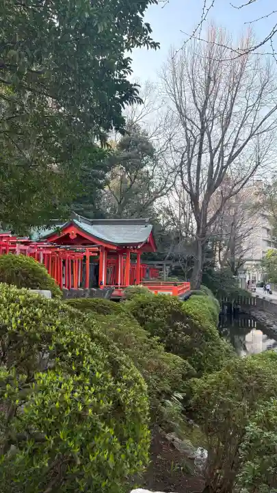 根津神社の{uncategorized: "未分類", other: "その他", undefined: "問題あり", building: "その他建物", grave: "お墓", sacred_gate: "鳥居", guardian: "狛犬", statue: "像", buddha: "仏像", history: "歴史", nature: "自然", garden: "庭園", animal: "動物", pagoda: "塔", temizu: "手水舎", mountain_gate: "山門・神門", sanctuary: "本殿・本堂", subordinate: "末社・摂社", art: "芸術", scenery: "景色", jizo: "地蔵", ema: "絵馬", goshuin: "御朱印", omikuji: "おみくじ", items: "授与品その他", amulet: "お守り", goshuincho: "御朱印帳", eats: "食事", festival: "お祭り", votive_dance: "神楽", shichigosan: "七五三参", wedding: "結婚式", experience: "体験その他", initially: "初詣", around: "周辺", anti_infection: "感染症対策"}