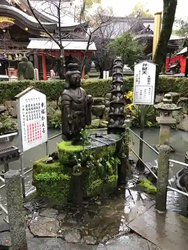 田村神社の像