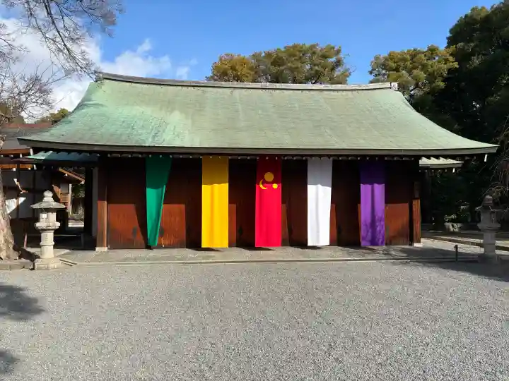 城南宮の{uncategorized: "未分類", other: "その他", undefined: "問題あり", building: "その他建物", grave: "お墓", sacred_gate: "鳥居", guardian: "狛犬", statue: "像", buddha: "仏像", history: "歴史", nature: "自然", garden: "庭園", animal: "動物", pagoda: "塔", temizu: "手水舎", mountain_gate: "山門・神門", sanctuary: "本殿・本堂", subordinate: "末社・摂社", art: "芸術", scenery: "景色", jizo: "地蔵", ema: "絵馬", goshuin: "御朱印", omikuji: "おみくじ", items: "授与品その他", amulet: "お守り", goshuincho: "御朱印帳", eats: "食事", festival: "お祭り", votive_dance: "神楽", shichigosan: "七五三参", wedding: "結婚式", experience: "体験その他", initially: "初詣", around: "周辺", anti_infection: "感染症対策"}