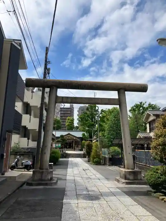 天祖諏訪神社の{uncategorized: "未分類", other: "その他", undefined: "問題あり", building: "その他建物", grave: "お墓", sacred_gate: "鳥居", guardian: "狛犬", statue: "像", buddha: "仏像", history: "歴史", nature: "自然", garden: "庭園", animal: "動物", pagoda: "塔", temizu: "手水舎", mountain_gate: "山門・神門", sanctuary: "本殿・本堂", subordinate: "末社・摂社", art: "芸術", scenery: "景色", jizo: "地蔵", ema: "絵馬", goshuin: "御朱印", omikuji: "おみくじ", items: "授与品その他", amulet: "お守り", goshuincho: "御朱印帳", eats: "食事", festival: "お祭り", votive_dance: "神楽", shichigosan: "七五三参", wedding: "結婚式", experience: "体験その他", initially: "初詣", around: "周辺", anti_infection: "感染症対策"}