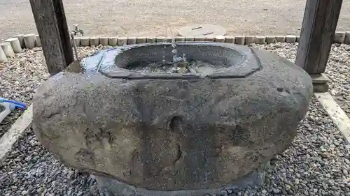 女満別神社の手水