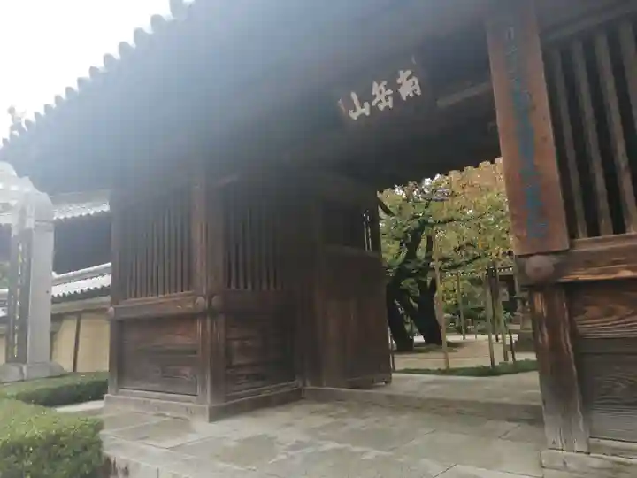 東長寺の山門・神門