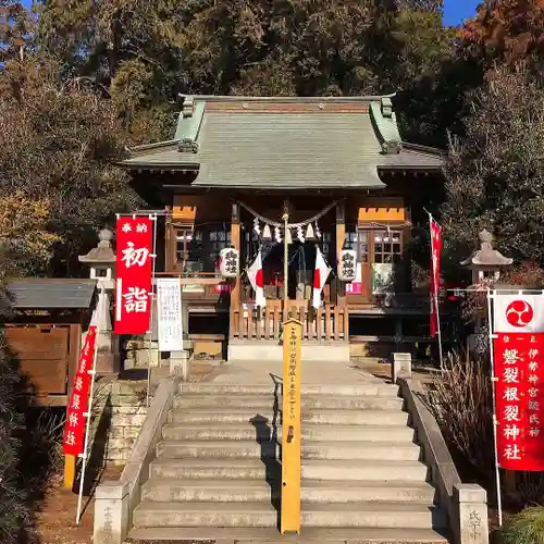 磐裂根裂神社の本殿