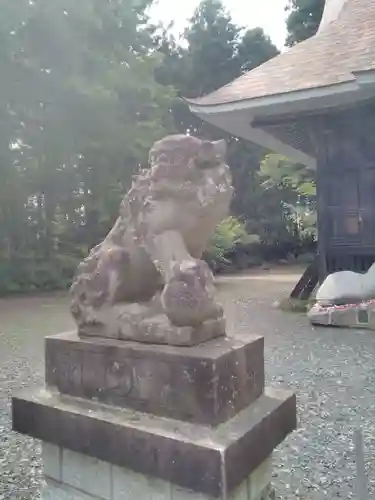 亀岡八幡宮の狛犬