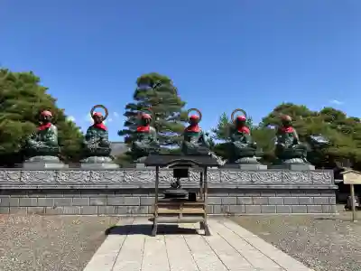 善光寺の{uncategorized: "未分類", other: "その他", undefined: "問題あり", building: "その他建物", grave: "お墓", sacred_gate: "鳥居", guardian: "狛犬", statue: "像", buddha: "仏像", history: "歴史", nature: "自然", garden: "庭園", animal: "動物", pagoda: "塔", temizu: "手水舎", mountain_gate: "山門・神門", sanctuary: "本殿・本堂", subordinate: "末社・摂社", art: "芸術", scenery: "景色", jizo: "地蔵", ema: "絵馬", goshuin: "御朱印", omikuji: "おみくじ", items: "授与品その他", amulet: "お守り", goshuincho: "御朱印帳", eats: "食事", festival: "お祭り", votive_dance: "神楽", shichigosan: "七五三参", wedding: "結婚式", experience: "体験その他", initially: "初詣", around: "周辺", anti_infection: "感染症対策"}
