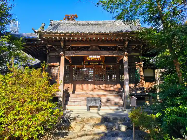 内母神社の本殿・本堂