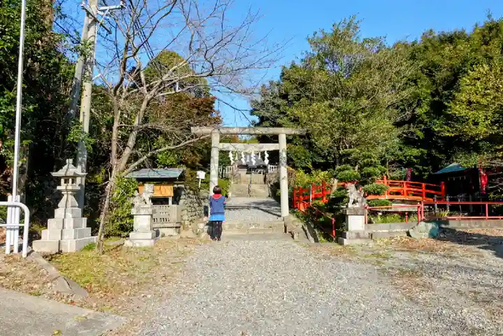 赤尾渋垂郡辺神社の鳥居
