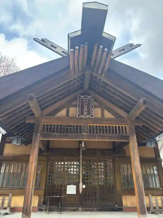 神楽神社の{uncategorized: "未分類", other: "その他", undefined: "問題あり", building: "その他建物", grave: "お墓", sacred_gate: "鳥居", guardian: "狛犬", statue: "像", buddha: "仏像", history: "歴史", nature: "自然", garden: "庭園", animal: "動物", pagoda: "塔", temizu: "手水舎", mountain_gate: "山門・神門", sanctuary: "本殿・本堂", subordinate: "末社・摂社", art: "芸術", scenery: "景色", jizo: "地蔵", ema: "絵馬", goshuin: "御朱印", omikuji: "おみくじ", items: "授与品その他", amulet: "お守り", goshuincho: "御朱印帳", eats: "食事", festival: "お祭り", votive_dance: "神楽", shichigosan: "七五三参", wedding: "結婚式", experience: "体験その他", initially: "初詣", around: "周辺", anti_infection: "感染症対策"}