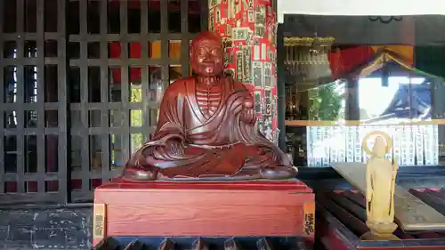 慈恩寺の像