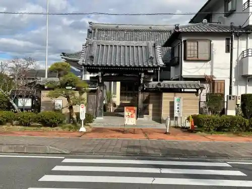 宗長寺の{uncategorized: "未分類", other: "その他", undefined: "問題あり", building: "その他建物", grave: "お墓", sacred_gate: "鳥居", guardian: "狛犬", statue: "像", buddha: "仏像", history: "歴史", nature: "自然", garden: "庭園", animal: "動物", pagoda: "塔", temizu: "手水舎", mountain_gate: "山門・神門", sanctuary: "本殿・本堂", subordinate: "末社・摂社", art: "芸術", scenery: "景色", jizo: "地蔵", ema: "絵馬", goshuin: "御朱印", omikuji: "おみくじ", items: "授与品その他", amulet: "お守り", goshuincho: "御朱印帳", eats: "食事", festival: "お祭り", votive_dance: "神楽", shichigosan: "七五三参", wedding: "結婚式", experience: "体験その他", initially: "初詣", around: "周辺", anti_infection: "感染症対策"}