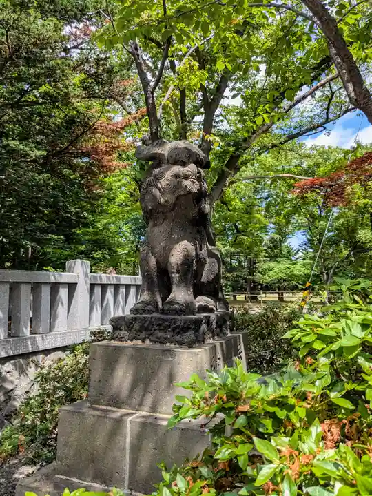 彌彦神社 (伊夜日子神社)の狛犬