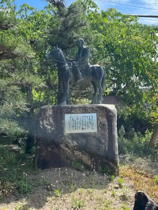 花岳寺の{uncategorized: "未分類", other: "その他", undefined: "問題あり", building: "その他建物", grave: "お墓", sacred_gate: "鳥居", guardian: "狛犬", statue: "像", buddha: "仏像", history: "歴史", nature: "自然", garden: "庭園", animal: "動物", pagoda: "塔", temizu: "手水舎", mountain_gate: "山門・神門", sanctuary: "本殿・本堂", subordinate: "末社・摂社", art: "芸術", scenery: "景色", jizo: "地蔵", ema: "絵馬", goshuin: "御朱印", omikuji: "おみくじ", items: "授与品その他", amulet: "お守り", goshuincho: "御朱印帳", eats: "食事", festival: "お祭り", votive_dance: "神楽", shichigosan: "七五三参", wedding: "結婚式", experience: "体験その他", initially: "初詣", around: "周辺", anti_infection: "感染症対策"}