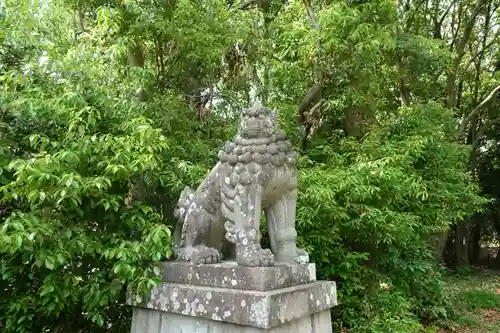 竈山神社の狛犬