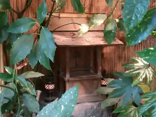 本陣狸大明神社の本殿