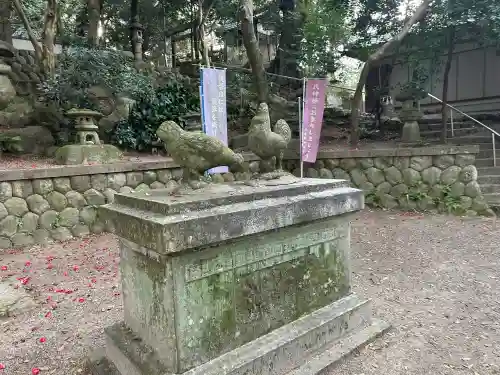平群神社の{uncategorized: "未分類", other: "その他", undefined: "問題あり", building: "その他建物", grave: "お墓", sacred_gate: "鳥居", guardian: "狛犬", statue: "像", buddha: "仏像", history: "歴史", nature: "自然", garden: "庭園", animal: "動物", pagoda: "塔", temizu: "手水舎", mountain_gate: "山門・神門", sanctuary: "本殿・本堂", subordinate: "末社・摂社", art: "芸術", scenery: "景色", jizo: "地蔵", ema: "絵馬", goshuin: "御朱印", omikuji: "おみくじ", items: "授与品その他", amulet: "お守り", goshuincho: "御朱印帳", eats: "食事", festival: "お祭り", votive_dance: "神楽", shichigosan: "七五三参", wedding: "結婚式", experience: "体験その他", initially: "初詣", around: "周辺", anti_infection: "感染症対策"}