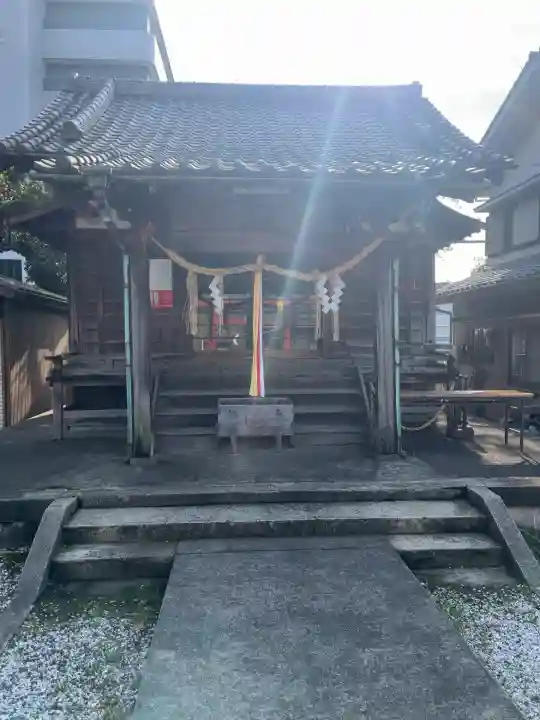 岡野神社の{uncategorized: "未分類", other: "その他", undefined: "問題あり", building: "その他建物", grave: "お墓", sacred_gate: "鳥居", guardian: "狛犬", statue: "像", buddha: "仏像", history: "歴史", nature: "自然", garden: "庭園", animal: "動物", pagoda: "塔", temizu: "手水舎", mountain_gate: "山門・神門", sanctuary: "本殿・本堂", subordinate: "末社・摂社", art: "芸術", scenery: "景色", jizo: "地蔵", ema: "絵馬", goshuin: "御朱印", omikuji: "おみくじ", items: "授与品その他", amulet: "お守り", goshuincho: "御朱印帳", eats: "食事", festival: "お祭り", votive_dance: "神楽", shichigosan: "七五三参", wedding: "結婚式", experience: "体験その他", initially: "初詣", around: "周辺", anti_infection: "感染症対策"}