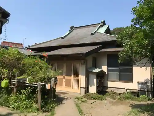 霊川寺の本殿・本堂
