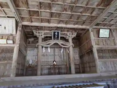 白山神社（長滝神社・白山長瀧神社・長滝白山神社）の{uncategorized: "未分類", other: "その他", undefined: "問題あり", building: "その他建物", grave: "お墓", sacred_gate: "鳥居", guardian: "狛犬", statue: "像", buddha: "仏像", history: "歴史", nature: "自然", garden: "庭園", animal: "動物", pagoda: "塔", temizu: "手水舎", mountain_gate: "山門・神門", sanctuary: "本殿・本堂", subordinate: "末社・摂社", art: "芸術", scenery: "景色", jizo: "地蔵", ema: "絵馬", goshuin: "御朱印", omikuji: "おみくじ", items: "授与品その他", amulet: "お守り", goshuincho: "御朱印帳", eats: "食事", festival: "お祭り", votive_dance: "神楽", shichigosan: "七五三参", wedding: "結婚式", experience: "体験その他", initially: "初詣", around: "周辺", anti_infection: "感染症対策"}