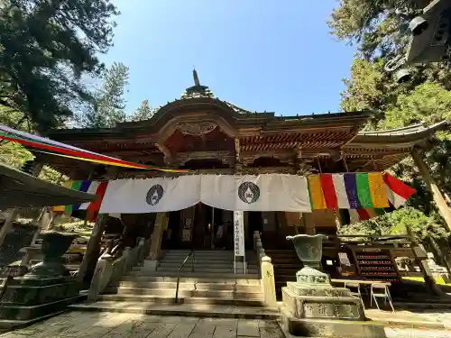 満願寺の{uncategorized: "未分類", other: "その他", undefined: "問題あり", building: "その他建物", grave: "お墓", sacred_gate: "鳥居", guardian: "狛犬", statue: "像", buddha: "仏像", history: "歴史", nature: "自然", garden: "庭園", animal: "動物", pagoda: "塔", temizu: "手水舎", mountain_gate: "山門・神門", sanctuary: "本殿・本堂", subordinate: "末社・摂社", art: "芸術", scenery: "景色", jizo: "地蔵", ema: "絵馬", goshuin: "御朱印", omikuji: "おみくじ", items: "授与品その他", amulet: "お守り", goshuincho: "御朱印帳", eats: "食事", festival: "お祭り", votive_dance: "神楽", shichigosan: "七五三参", wedding: "結婚式", experience: "体験その他", initially: "初詣", around: "周辺", anti_infection: "感染症対策"}