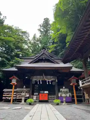 新倉富士浅間神社の本殿・本堂