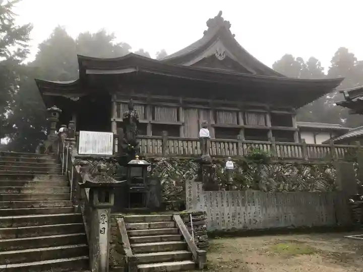 出石寺の本殿・本堂