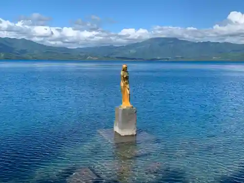 浮木神社の像