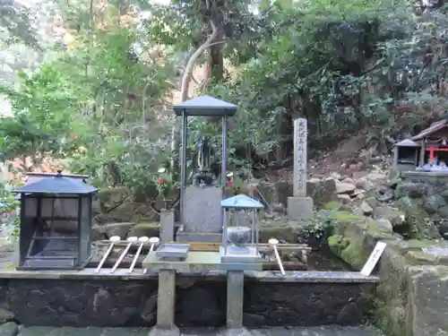 宝山寺の手水舎
